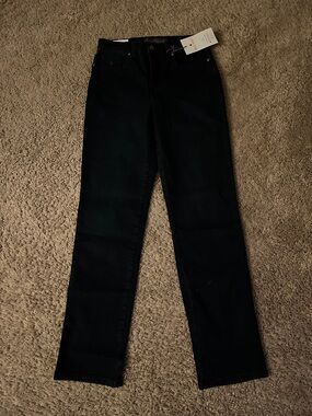Women’s Straight-Leg Jeans in dark blue.